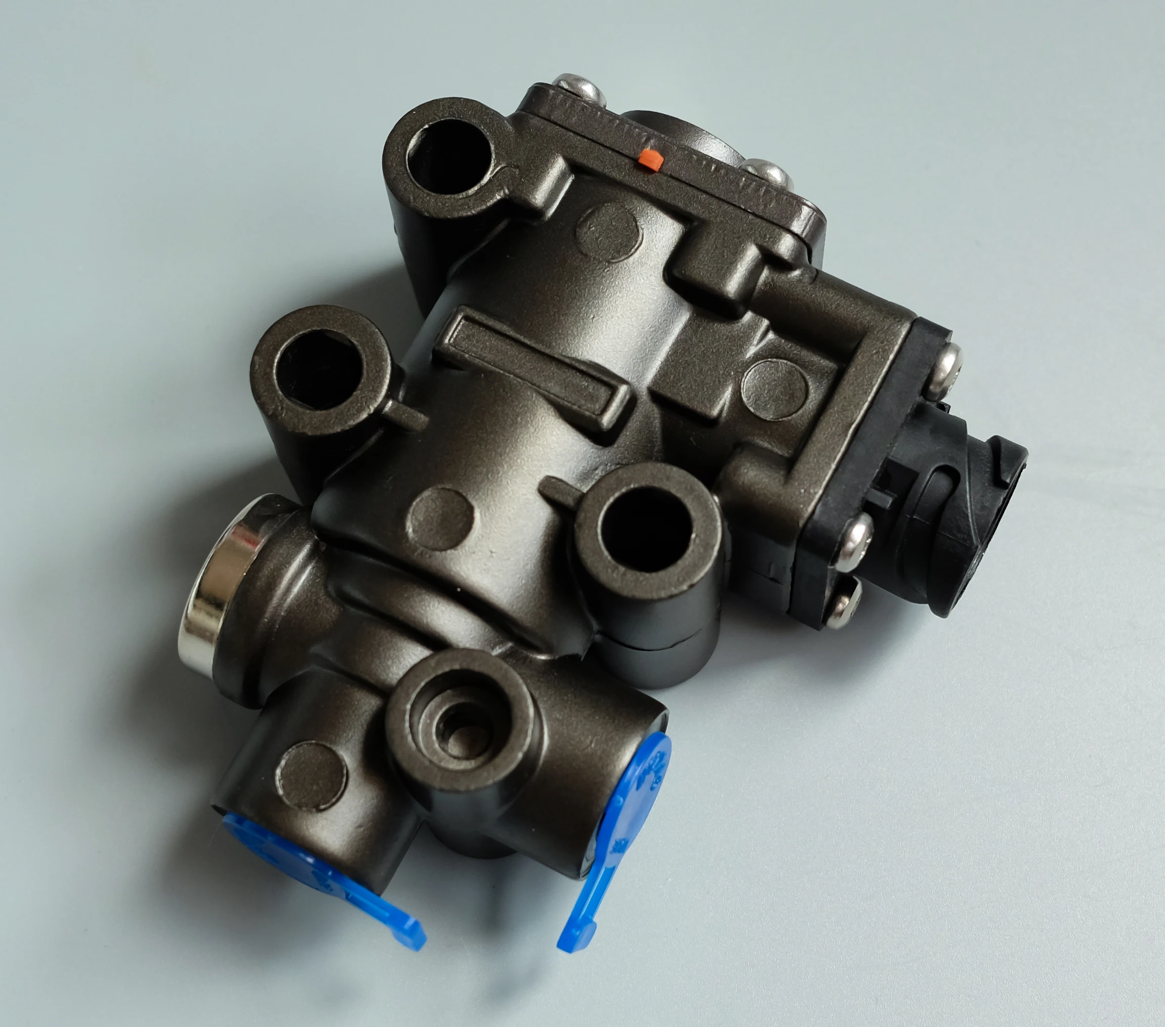 

2021084 1856309 1756046 1542139 Электромагнитный пропорциональный клапан грузовика для грузовиков SCAN-IA