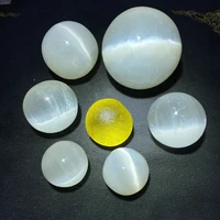 80mm selenit bola kristal alami putih bola gipsum penyembuhan ornamen mineral kerajinan batu baku dekorasi rumah 1pcs base