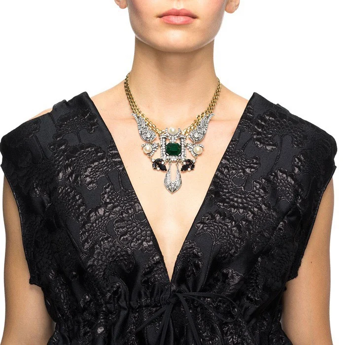 

European and American retro exaggerated wings necklace