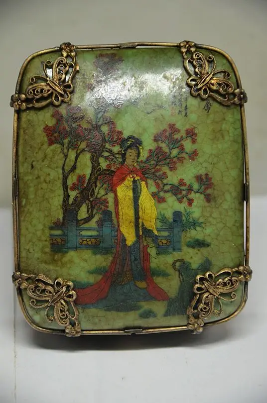 

DELICATE CHINESE SILVER INLAID PORCELAIN HANDMADE BUTTERFLY & DRAGON JEWELRY BOX