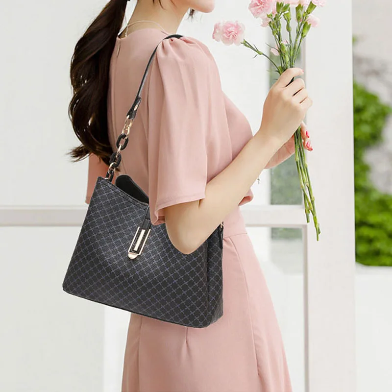 fashion luxury designer handbag high capacity tote shoulder bag for office women 2022 trends brand designer striped messenger free global shipping