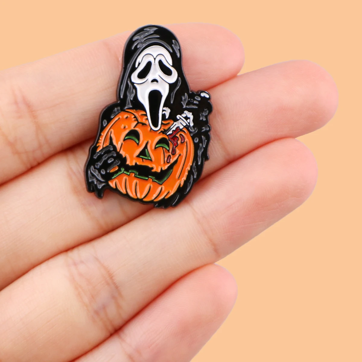 

Horror Movie Scream Enamel Pin Halloween Brooch Badge Lapel Pin Backpack Collar Hat Women Men Jewelry Gift Halloween Accessories