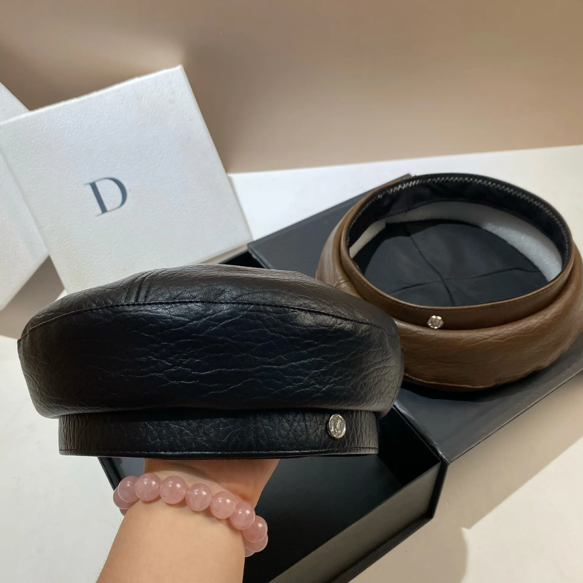 Берет из искусственной кожи женская модная шапка художника шляпа с буквой M