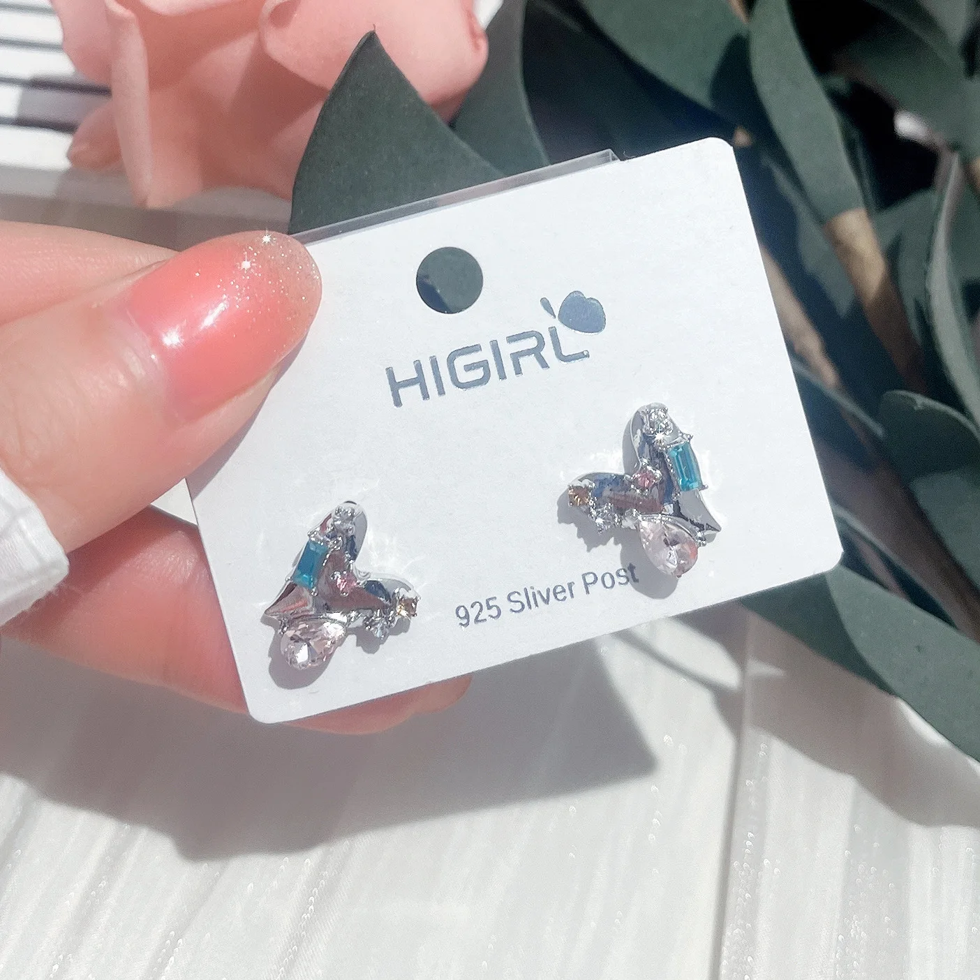 

925 Silver Needle 2022 New Metal Silver Love Earrings Silver Color Diamond Sweet and Cool Girl Heart Earrings