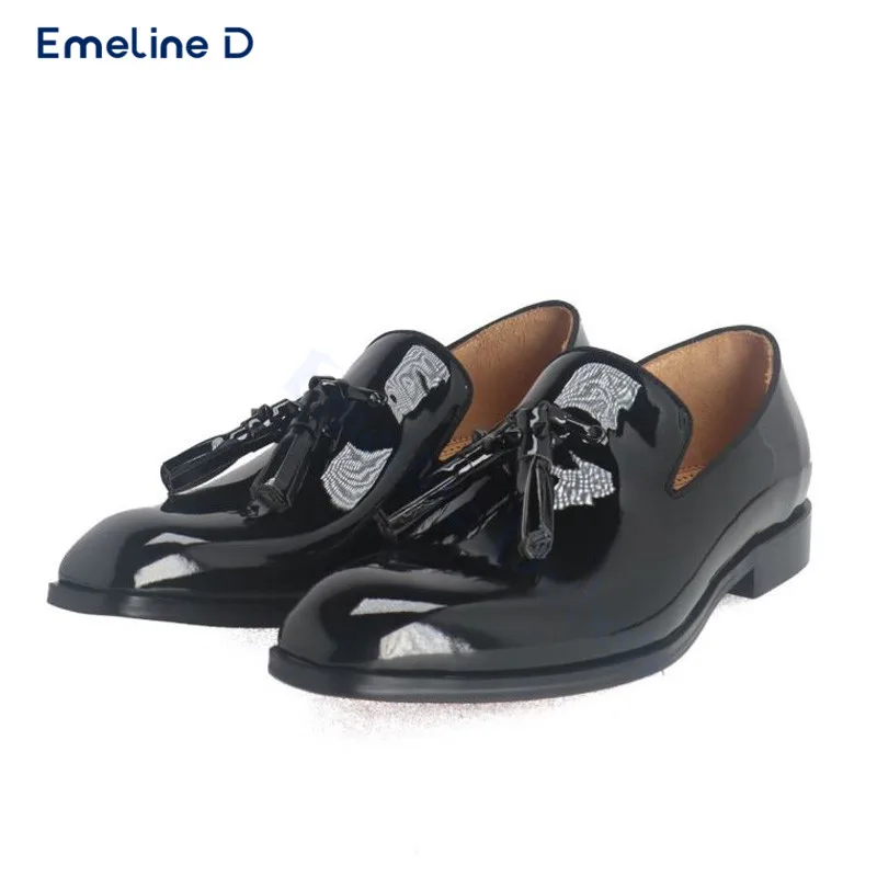 Черные лоферы из лакированной кожи с кисточками простые однотонные кожаные