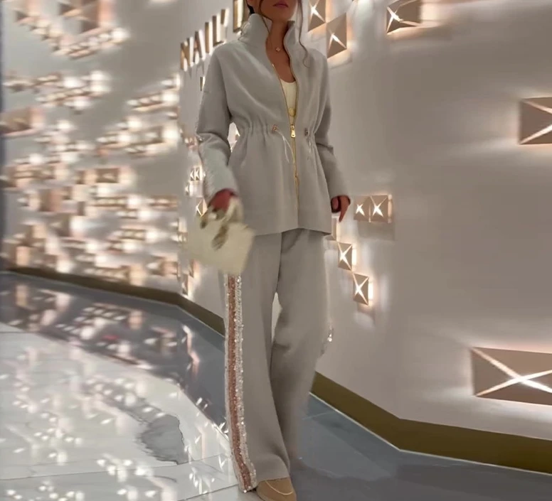 Женский комплект из двух предметов топ и брюки