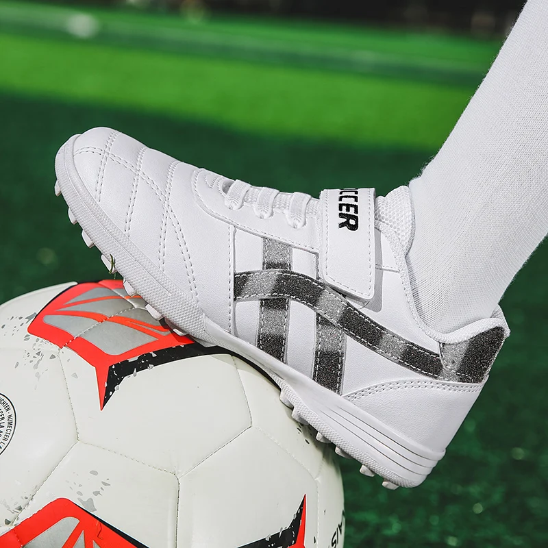 

Summer New Trend Parent-child Boys And Girls Outdoor Anti-skid Crack-proof And Shock-proof Professional Football Training Shoes