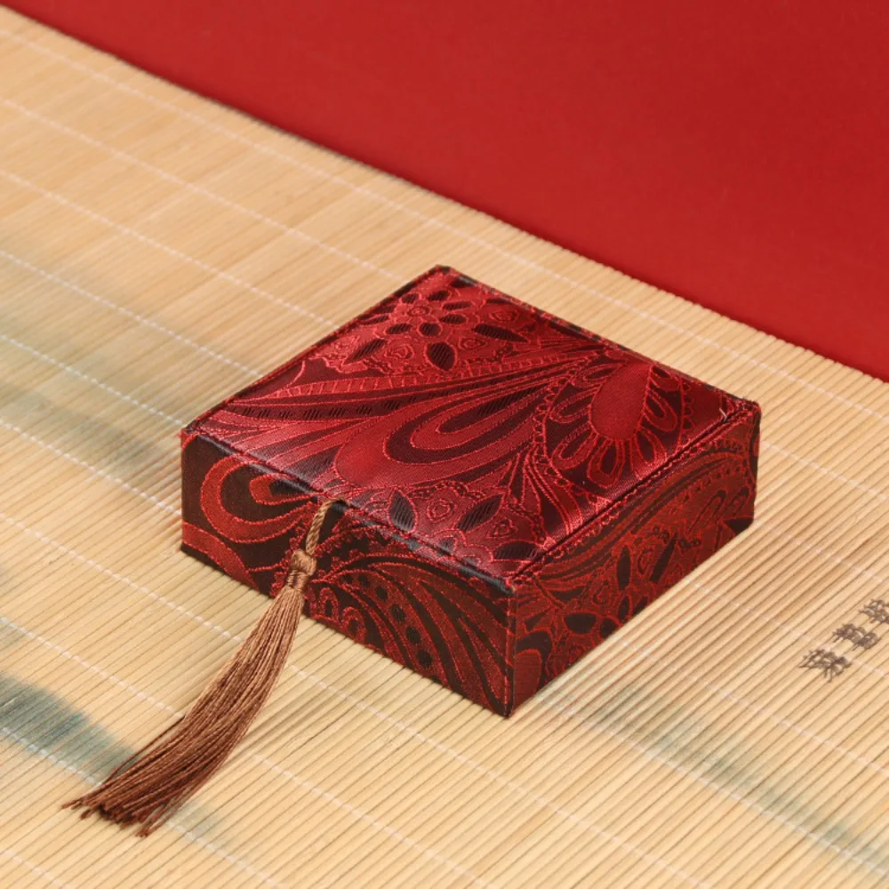 

Мини шкатулка для драгоценностей бумажная