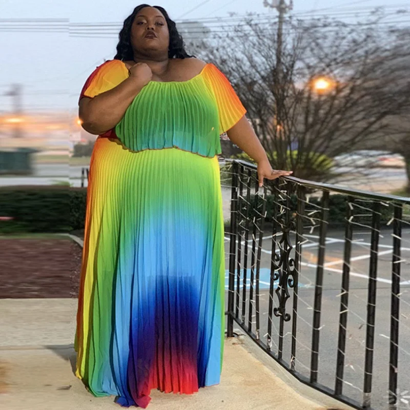 

Женское длинное платье-макси с открытыми плечами и открытой спиной