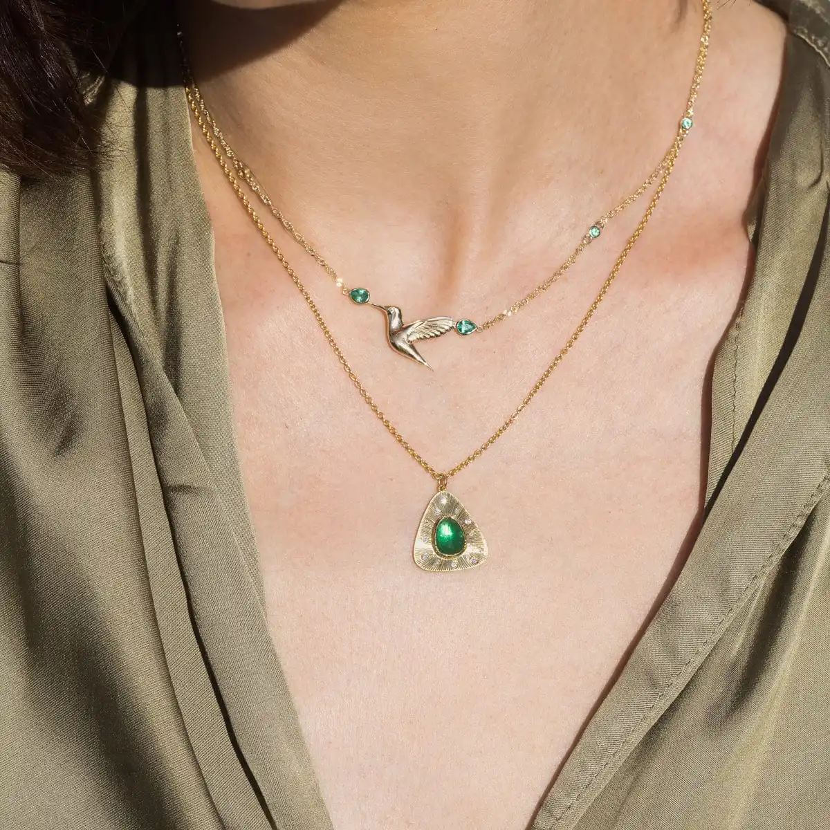 

Unique S925 Sterling Silver 18k Emerald Engraved Necklace for Women