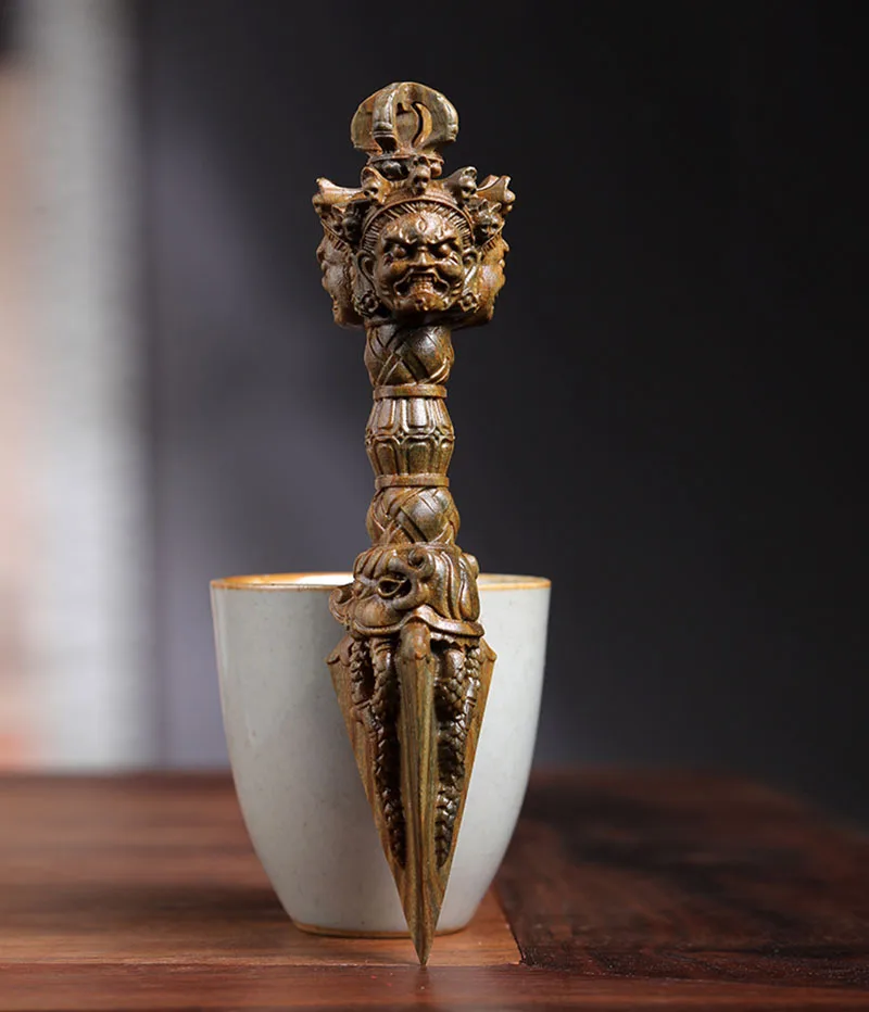 

Деревянная статуя Будды из сандала