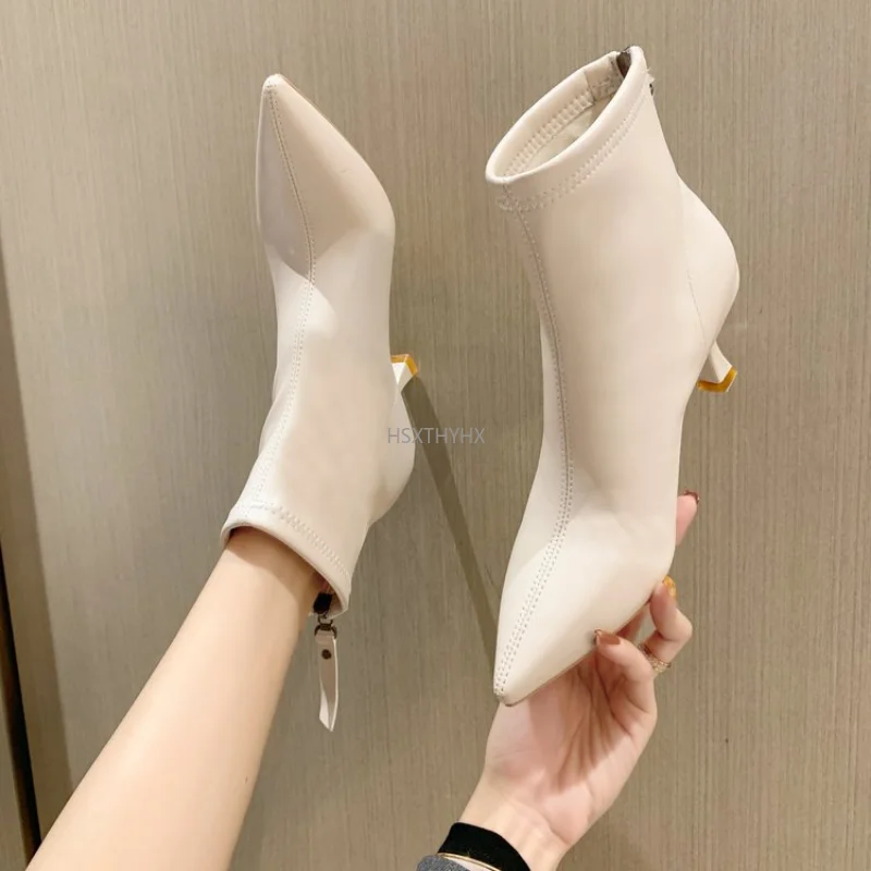 

Женские ботинки с острым носком, короткие кожаные ботильоны на тонком высоком каблуке, черного/бежевого цвета, весна-осень 2023