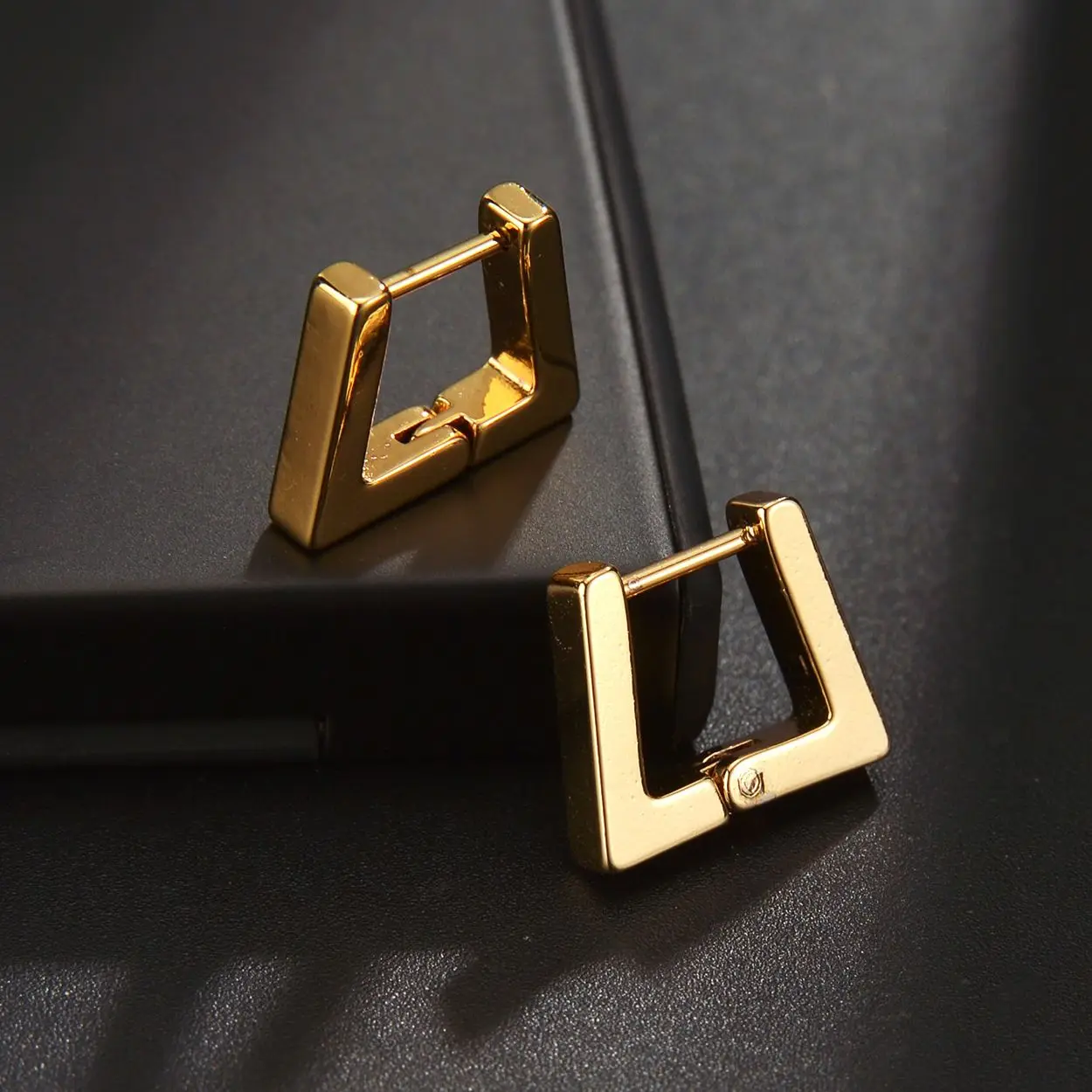 

MeMolissa New Trendy Trapezoid Stainless Steel Simple Earrings For Men Women Geometric Stud Earrings Party Jewelr Gifts Hot Sale