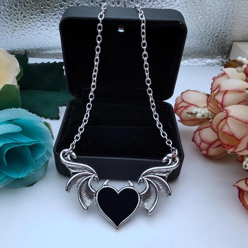 Black Red Love Pendant Necklace for Women Bat Wing Necklaces HALLOWEEN PARTY GIFT Luxury Jewelry Wholesale