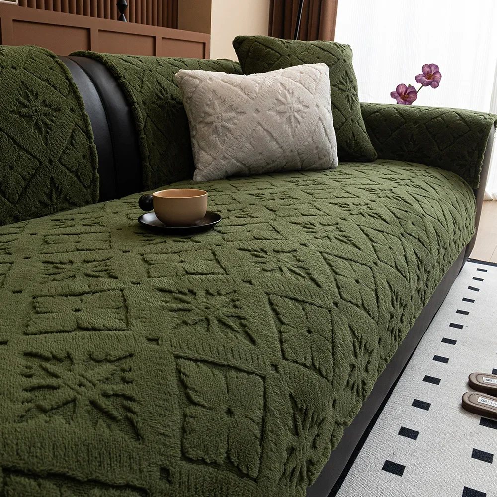 

Чехол для дивана бархатный зимний