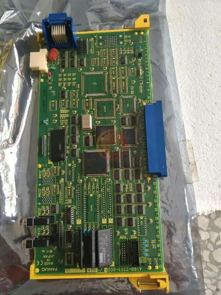 

Используется стандартная флэш-плата, 1 шт.