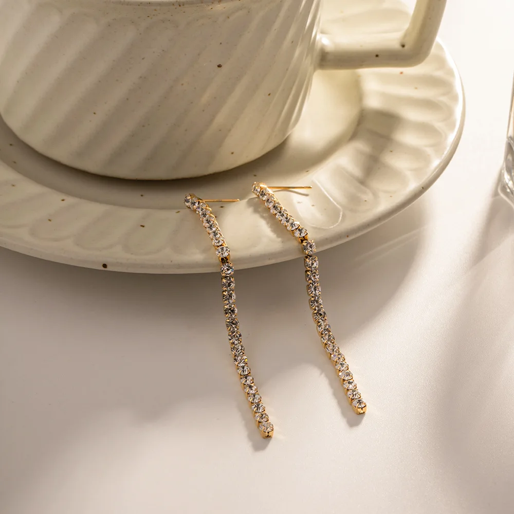 

DEAR-LIFE New fashion light luxury shiny inlaid white zirconia tassel pendant earring jewelry
