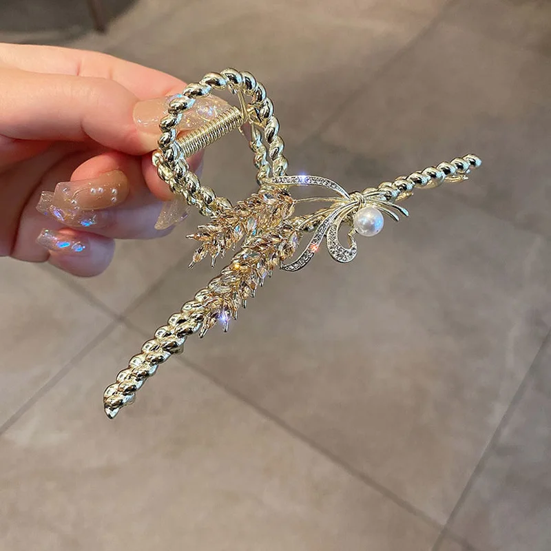 

Wheat ear shark clip hair back head hairpin wild zircon light luxury hair clip 2022 new high-end grab clip for women