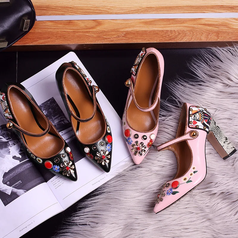 Туфли-лодочки женские из лакированной кожи с острым носком на толстом высоком