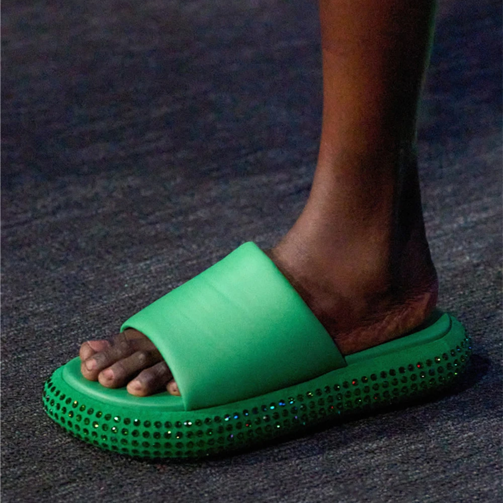 Summer Platform Women Slippers Chic Thick Bottom Beach Slides Crystal Platform Soft Slip On Casual Shoes Outdoor Flats Sandals