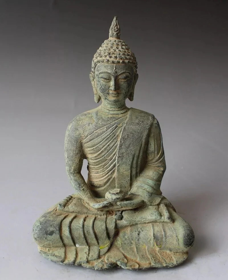 

Бронзовая статуя Будды Амитабха