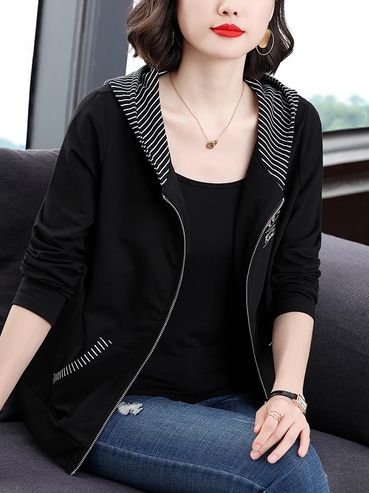 Женская верхняя одежда с капюшоном новинка 2024 черный короткий кардиган из