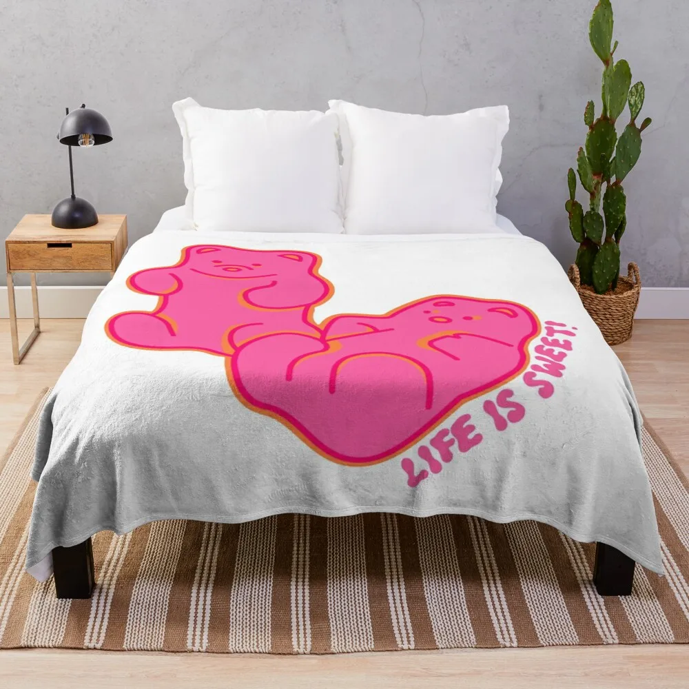 жизнь - сладкая! Gummy Bears розовое одеяло в клетку на диване. Роскошные одеяла из