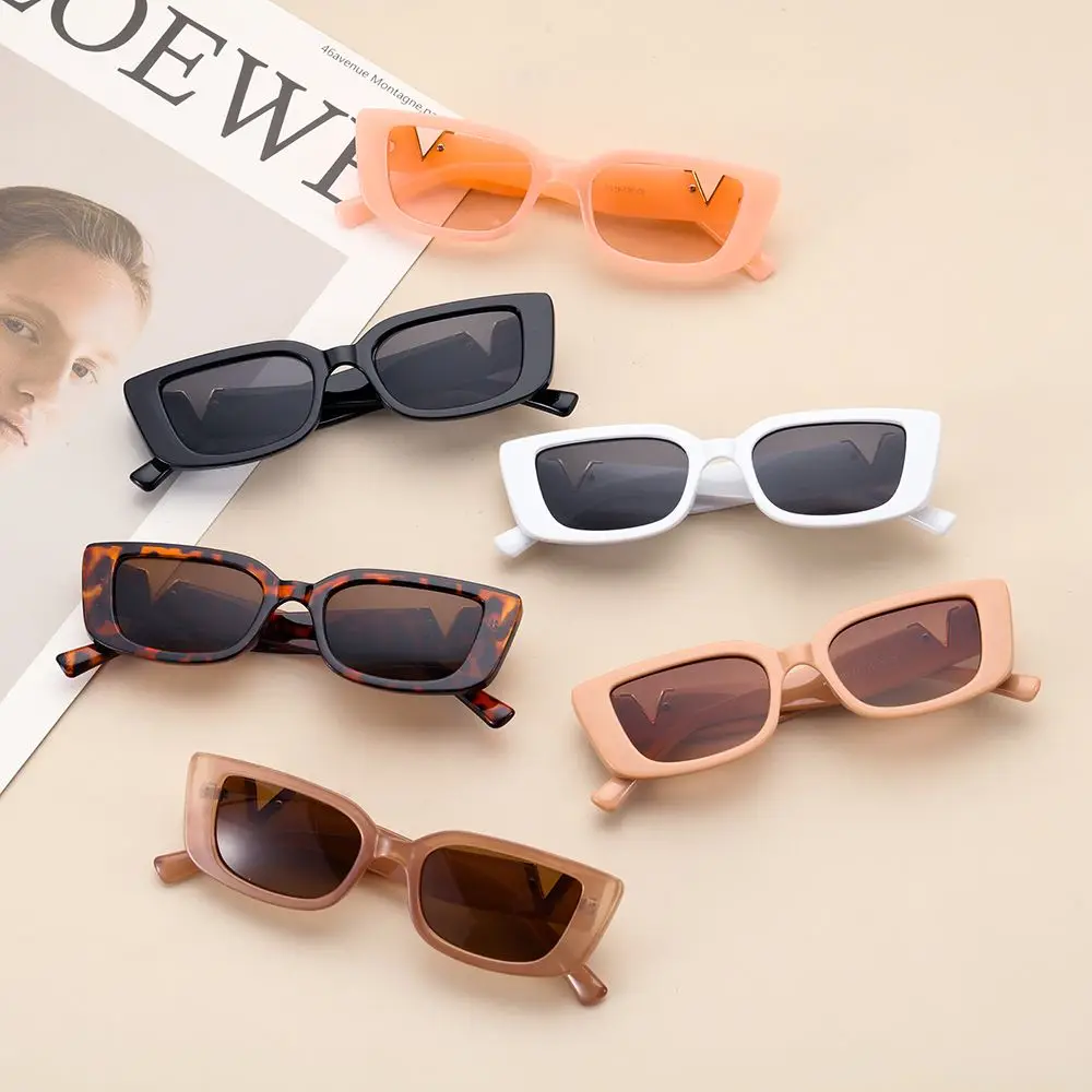 

Солнцезащитные очки в стиле ретро с металлическими петлями и защитой UV400 для женщин