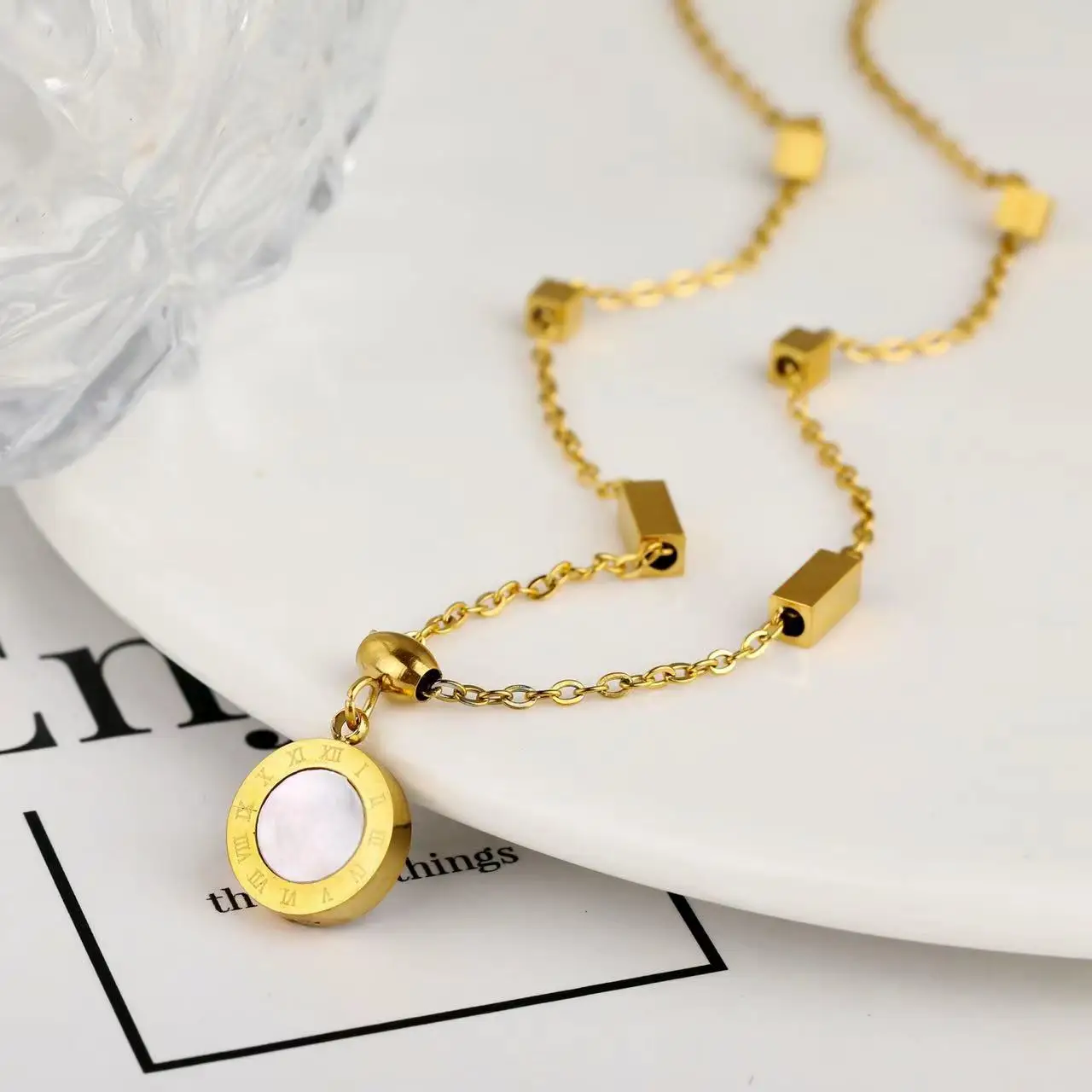 

Roman Numeral Shell Mother Of Oyster Double Sided Color Gold Plated Stainless Steel Necklace Birthday Gift Woman Neck Chain