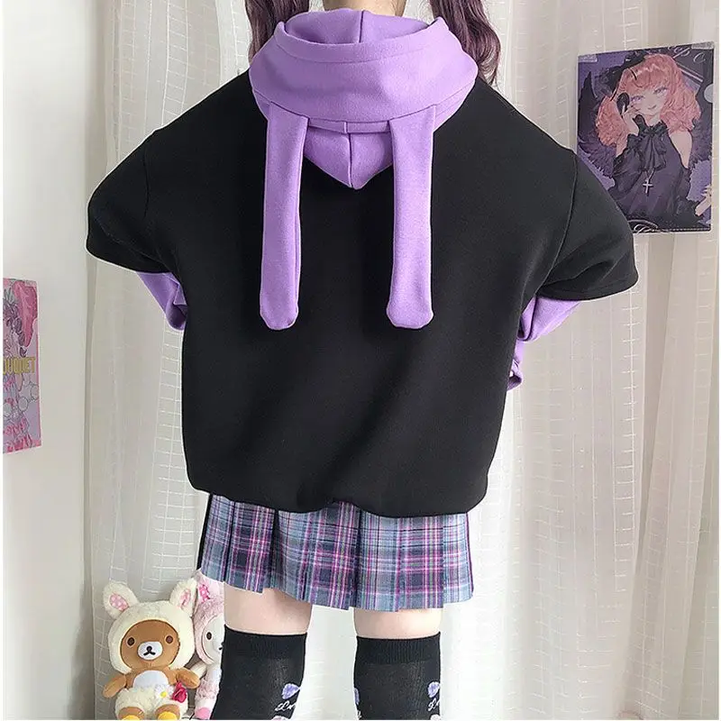 Женский комплект из двух предметов приталенная мини-юбка в полоску с капюшоном и