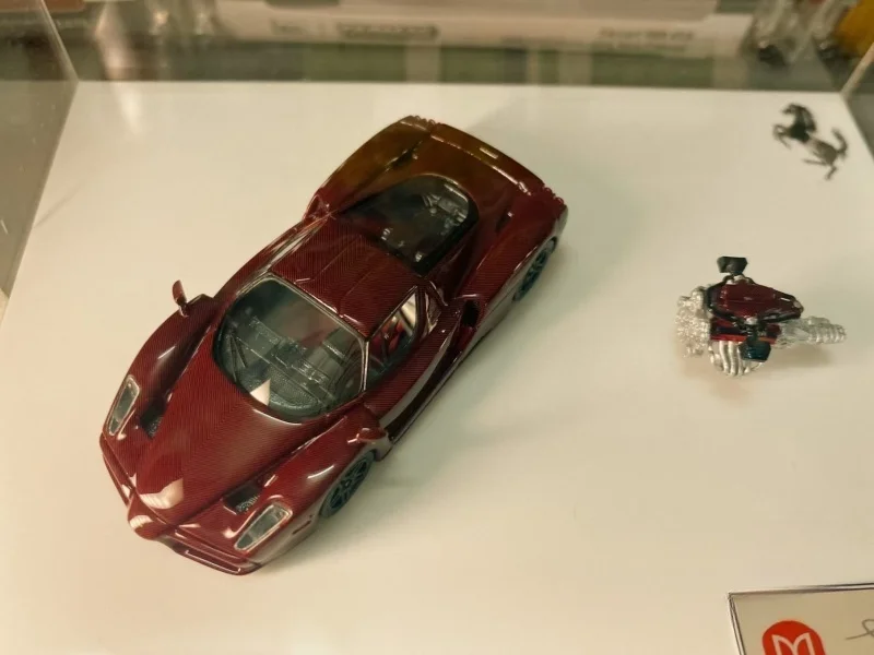 1:64 синий красный черный карбоновая версия энзодвигатель первый выпуск