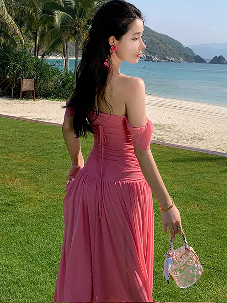 Женское длинное платье на бретельках розовое повседневное Плиссированное