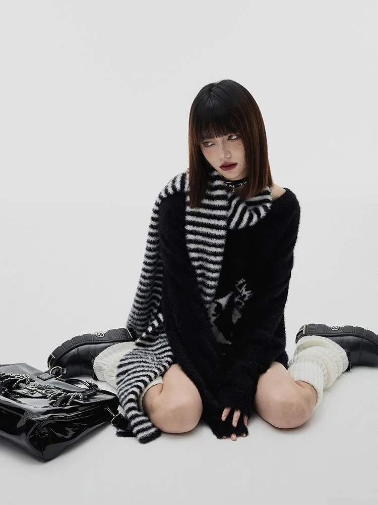 Женский вязаный пуловер средней длины с V-образным вырезом и черепом в стиле E-Girl