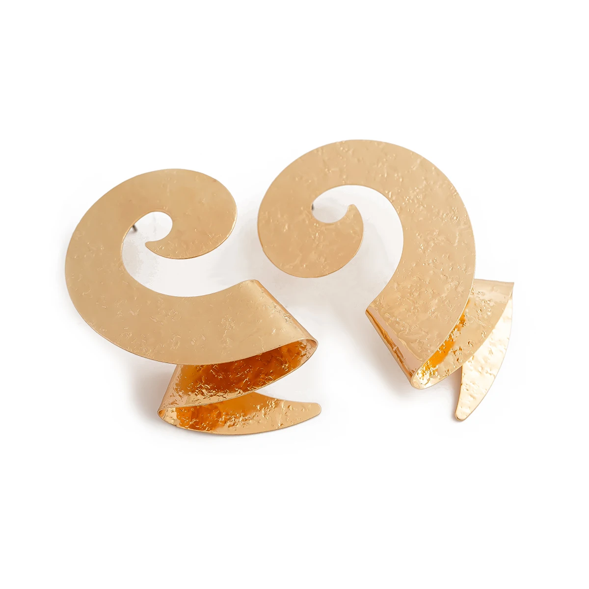 Женские серьги-гвоздики в форме буквы S из металла