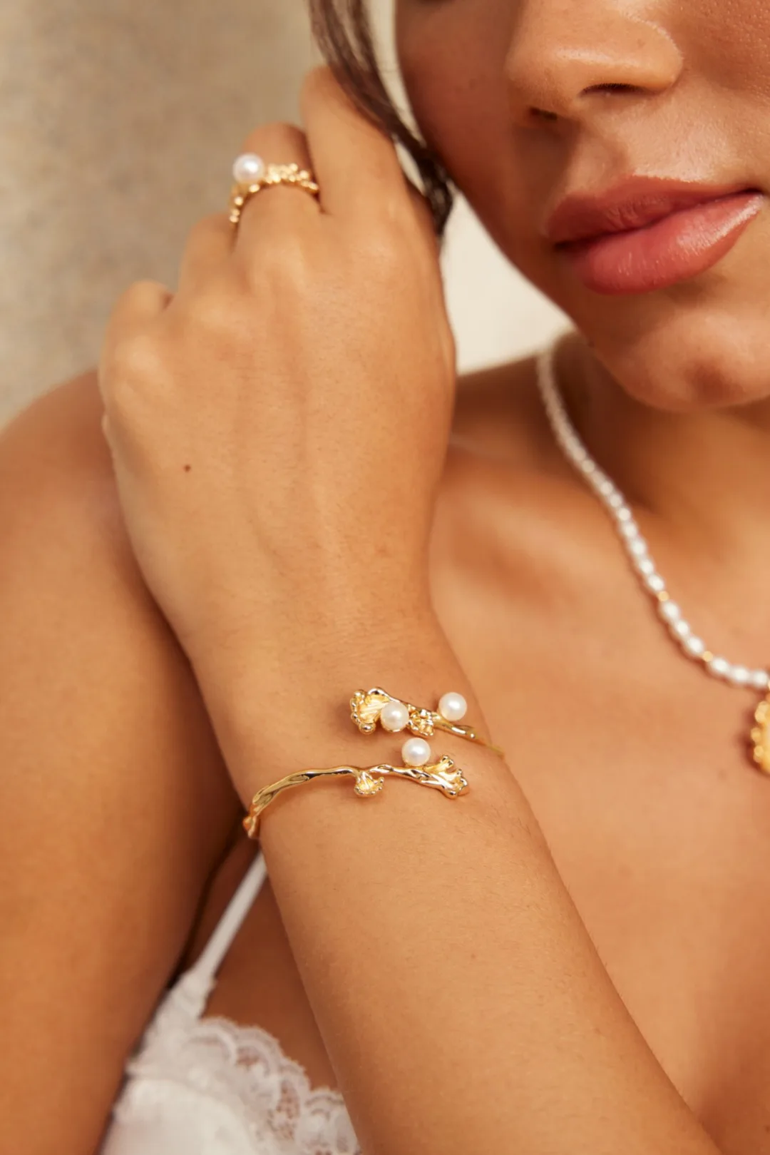 Браслет из чистого серебра S925 с жемчужинами толщина около 5 мм 100152