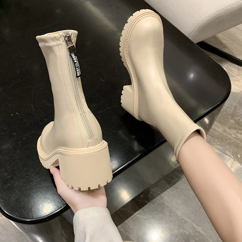 Женские ботинки-мартинсы на толстом каблуке с квадратным носком |