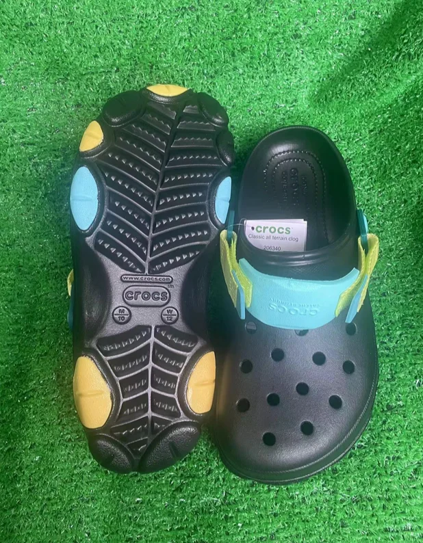Crocs Unisex Adult Classic Clogs Summer Beach Waterproof Soft Sandals Outdoor Women's Men's Non Slip New Product Sho