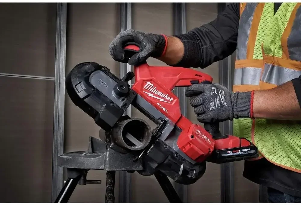 Ленточная пила MILWAUKEE |