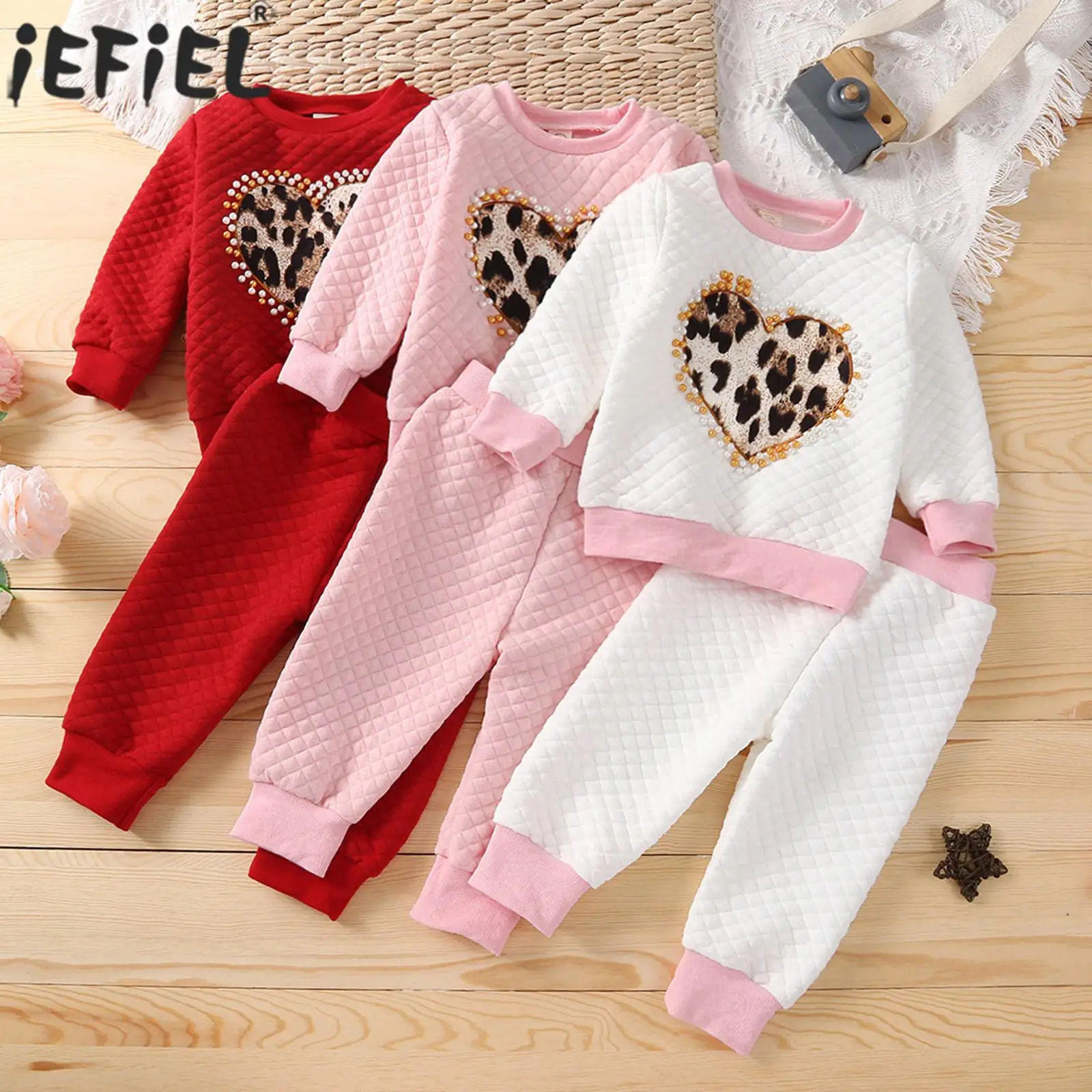 

Комплект одежды для девочек с леопардовым принтом, милый Топ с длинным рукавом и штаны в форме сердца, повседневная одежда на День святого В...