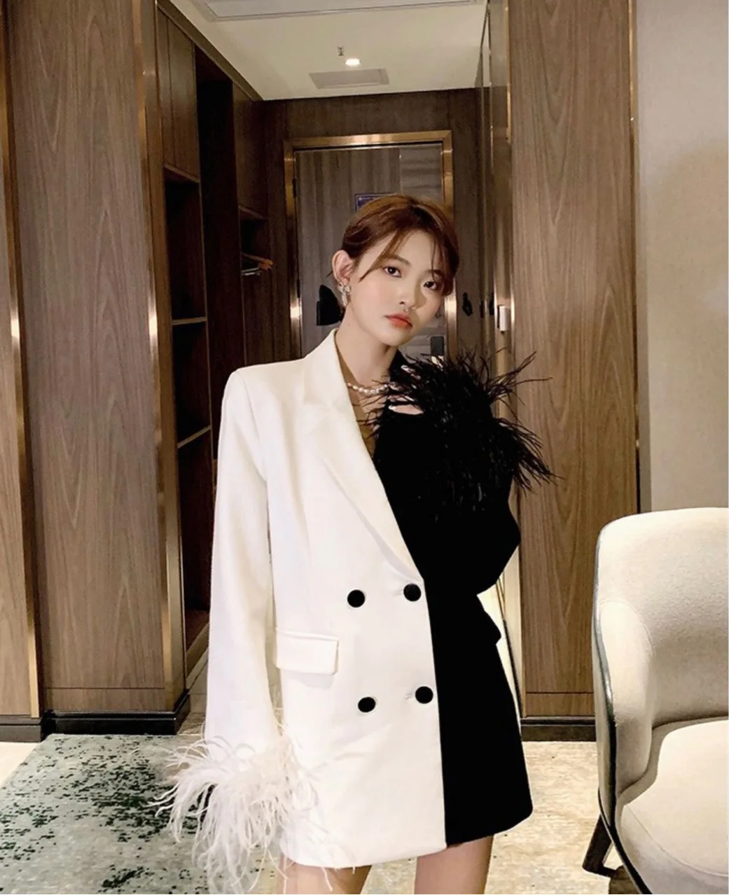 

SuperAen 2022 Spring New Arrival Black White Hit Color Fashion Notched Suit Coat Double Breasted Office Lady Blazer Women