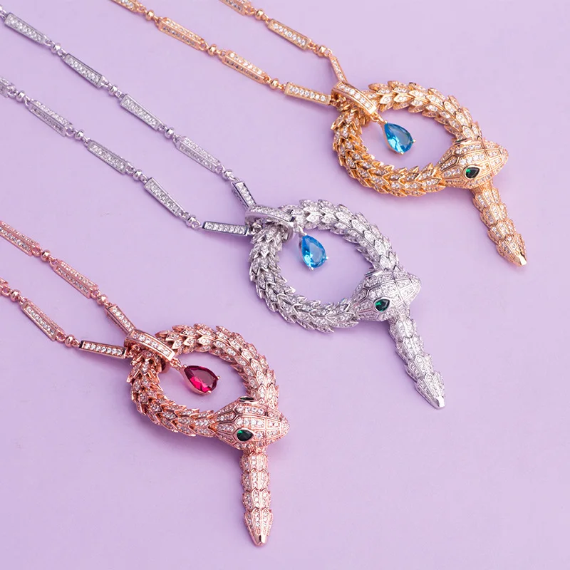 

Европейская и американская инкрустированная циркониевая змея ожерелье длинная фотография