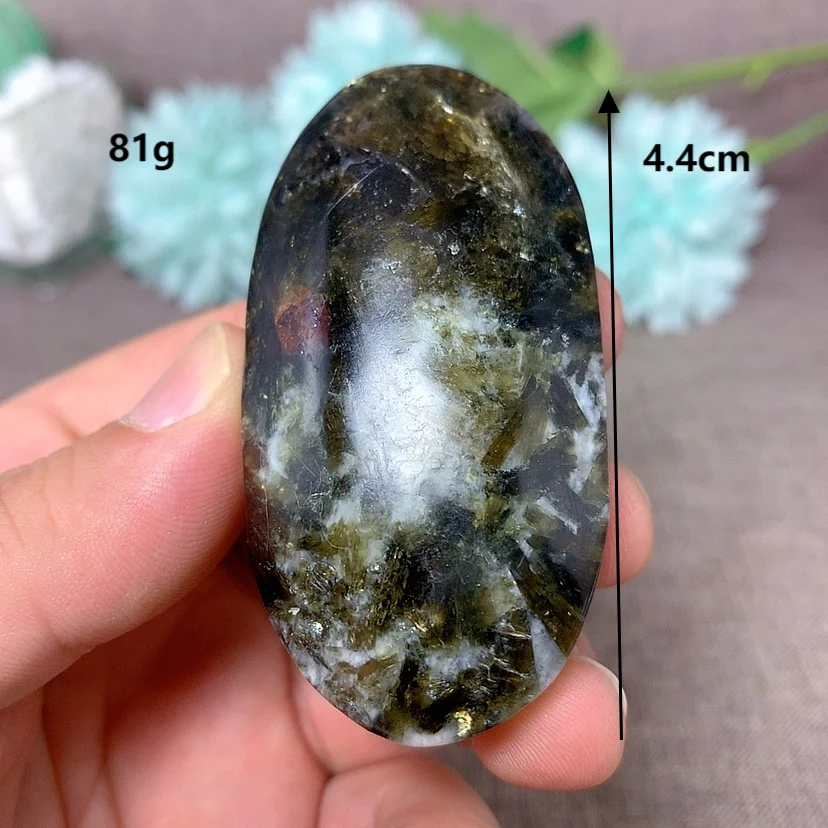 Зеленый турмалин, зеленый микa, пальмовый камень, кварц для дома