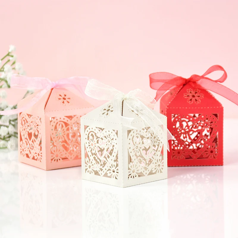

Love Heart Laser Cut Candy Box Hollow Flower Ribbon Gift Boxes for Wedding Birthday Party Decoration Chocolate Packaging Supply