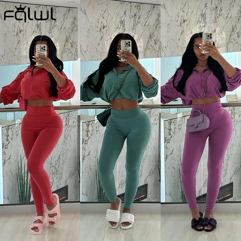 Женский спортивный костюм из 2 предметов на молнии и завязках