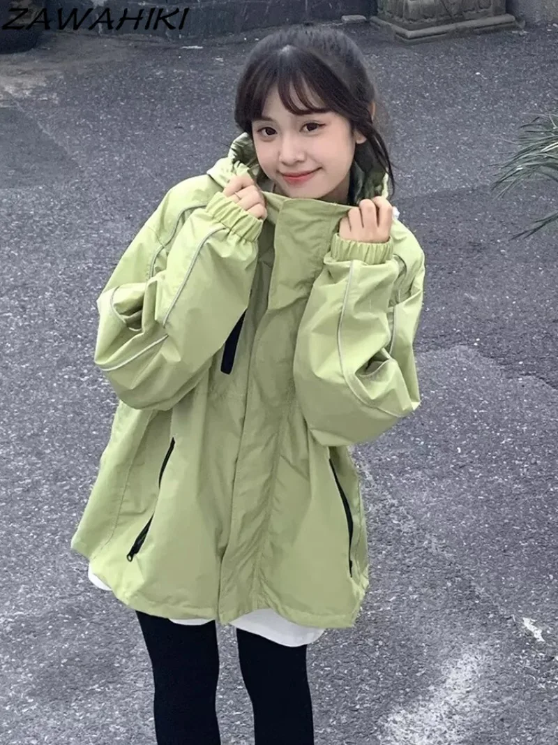 

Куртка женская демисезонная свободная однотонная на молнии с длинным рукавом