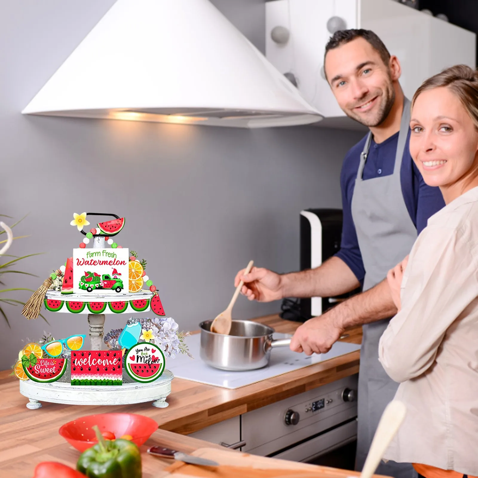 

Летний деревянный поднос в виде арбуза в несколько рядов, деревенский поднос в несколько рядов, деревянный кухонный стол в центре, Рождеств...