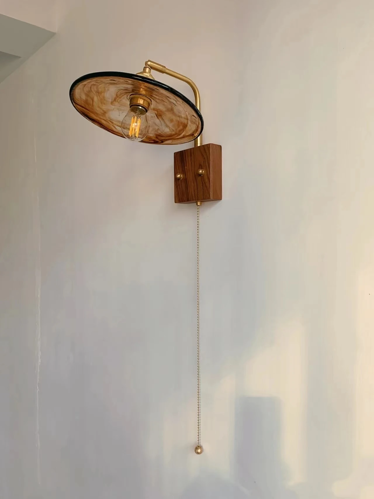 

Retro Wall Lamp Modern Minimalist Brass Glass Study and Bedroom Restaurant Japanese Bedside Walnut Ins Bathroom Light