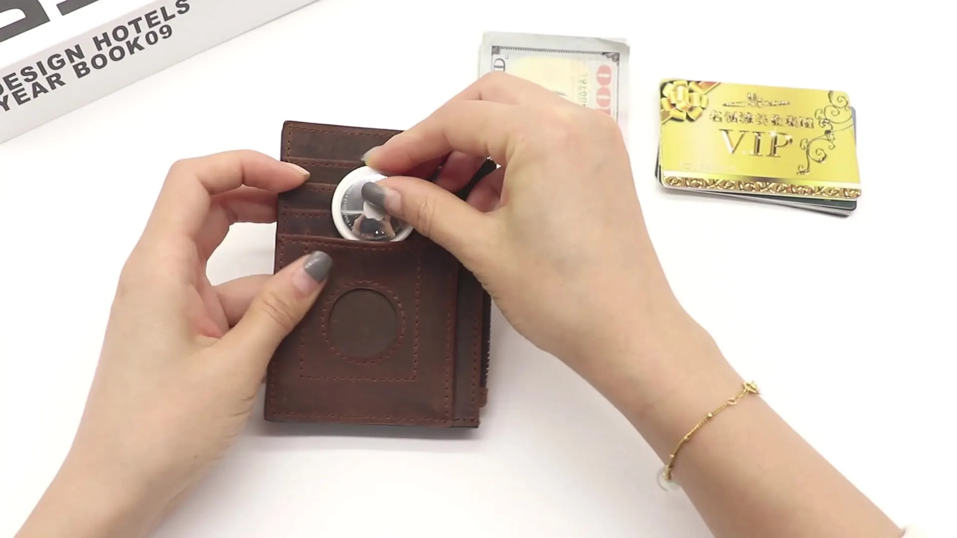 Airtag Wallet Genuine Leather Credit Card Holder for Men RFID Zipper Coin Pocket Airtag Case Mens Wallets Air Tag Cover