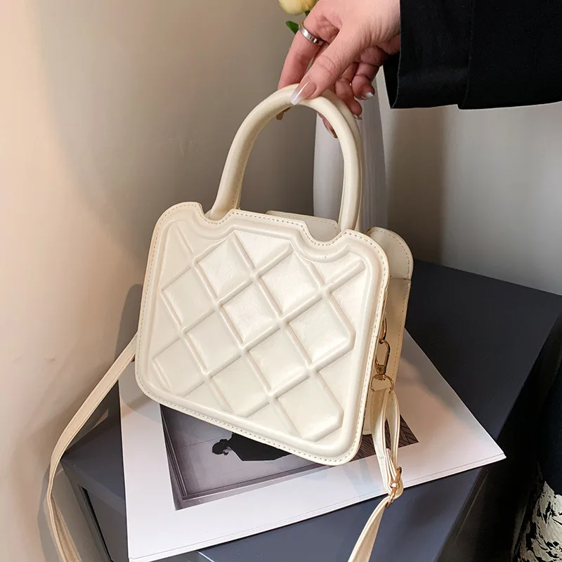 

Quilted Crossbody Bags For Women 2022 Small Chain Handbag Small Bag PU Leather Hand Bag Ladies Designer With Handle