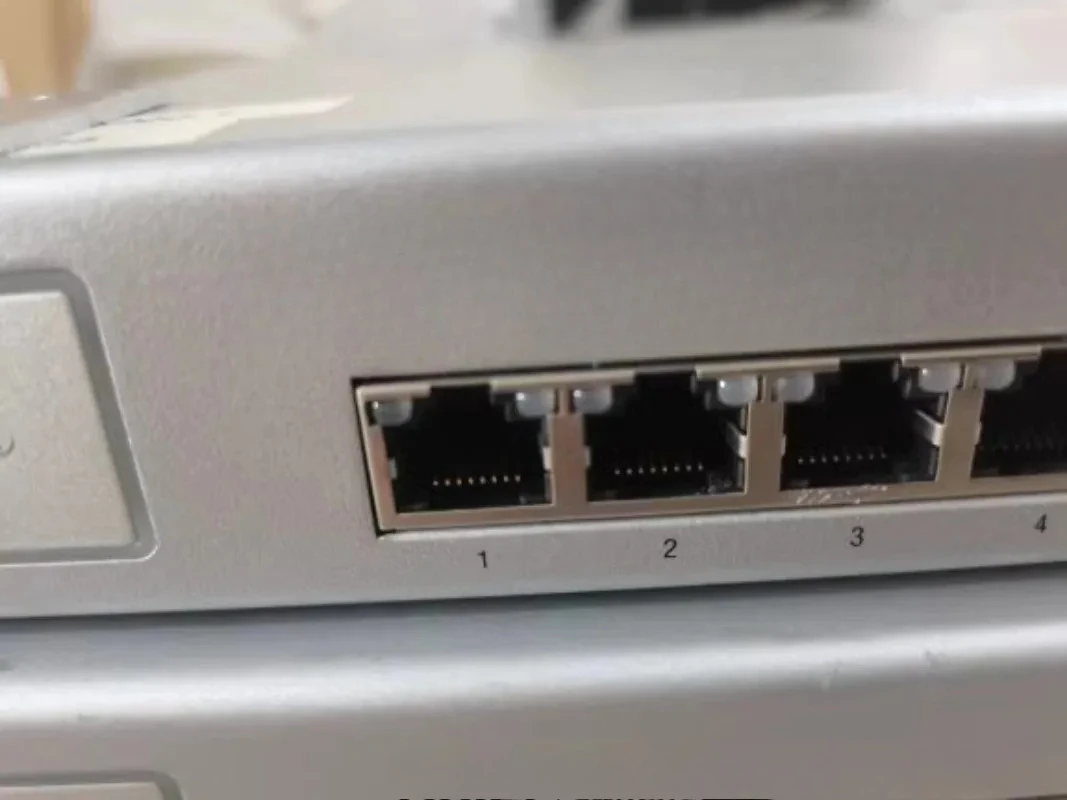 Фото Для Unifi 8 60W 150W UBNT 8-портовый гигабитный PoE-коммутатор 802.11af
